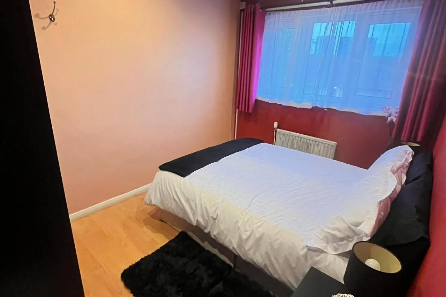 شقة 2 Bed-Sleeps5-Free Parking-10 Min Walk Underground لندن المملكة المتحدة